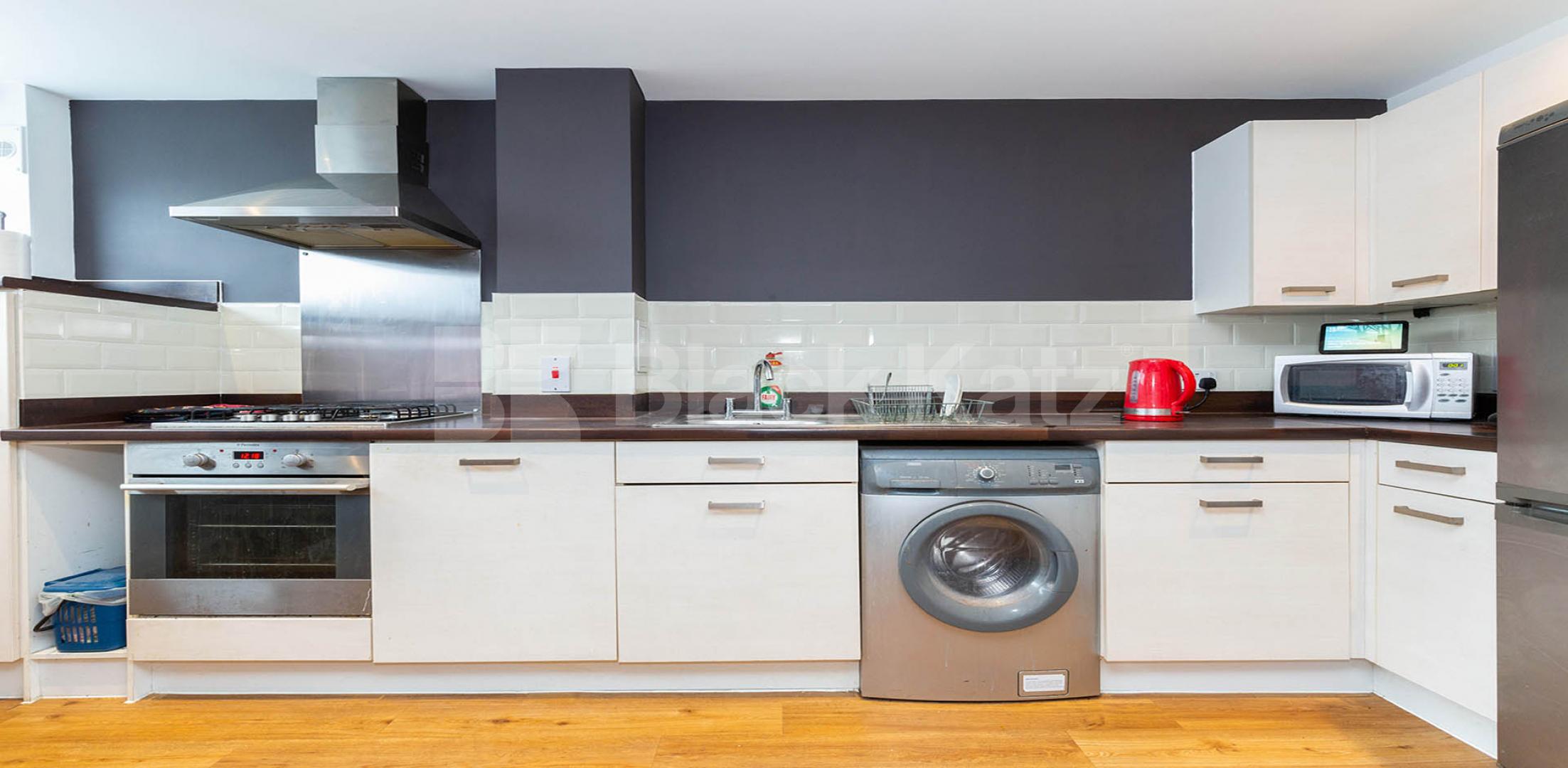 			1 Bedroom, 1 bath, 1 reception Apartment			 Wenlock Street, OLD STREET-SHOREDITCH PARK